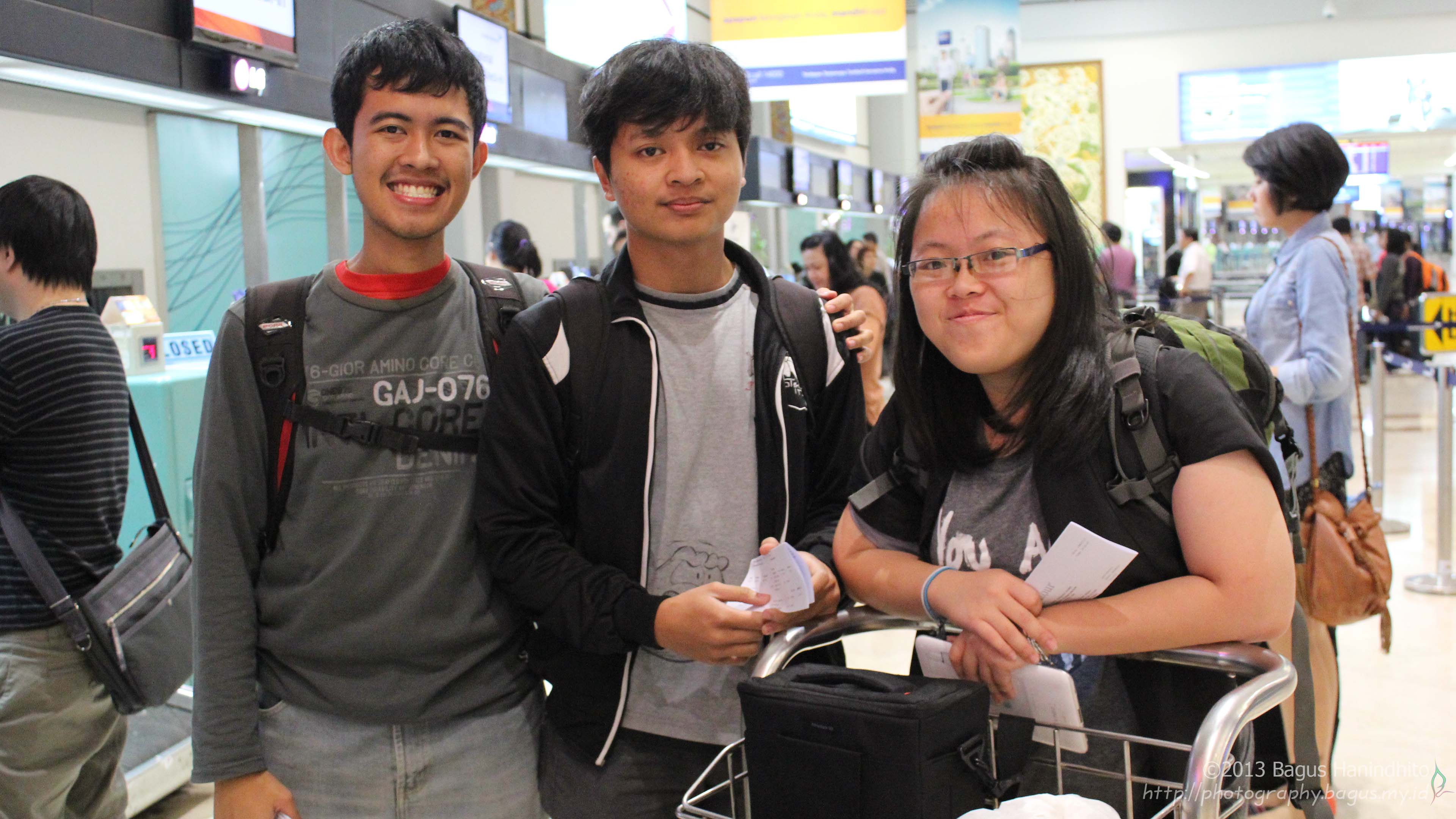 Bagus, Wisnu, Cindy at Soekarno-Hatta International prior to departure to Japan Bagus, Wisnu, Cindy at Soekarno-Hatta International prior to departure to Japan